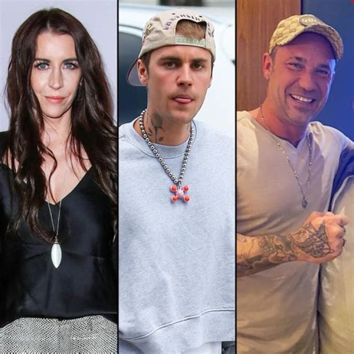 5 Things To Know About Model & Justin Bieber’s Ex – Hollywood Life