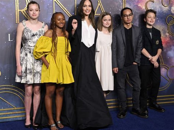 Angelina Jolie Specifically Arranged To Stay In LA So Kids Could See Brad Pitt For Holidays