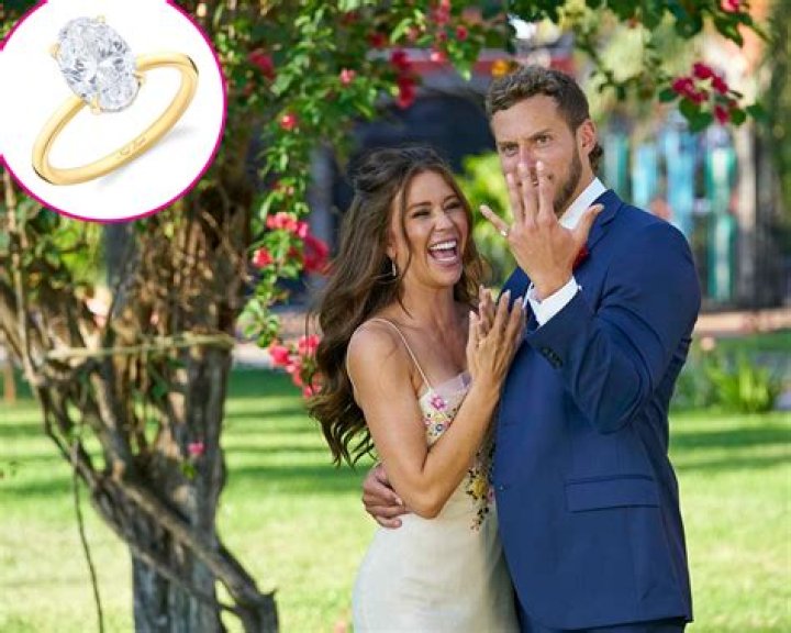 ‘Bachelor’ & ‘Bachelorette’ Engagement Rings Through The Years — Pics