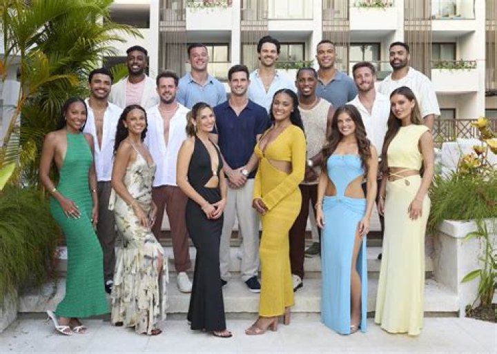 ‘Bachelor In Paradise’ Season 5 PDA — Photos