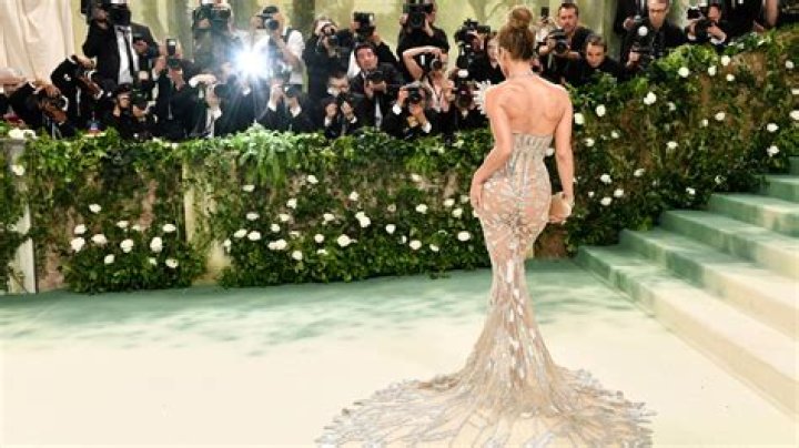 Bella Hadid Responds To Reports She ‘Blacked Out’ From Met Gala Corset – Hollywood Life