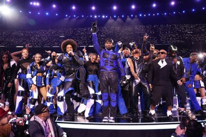 Beyoncé’s Hot Halftime Show Did Not Blow Power At Super Bowl 2013