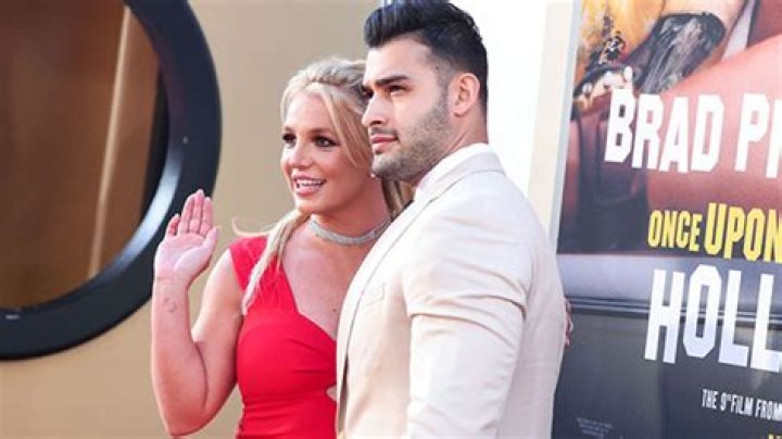 Britney Spears Rocks Plunging Red Mini Dress In Cabo San Lucas: Photos – Hollywood Life