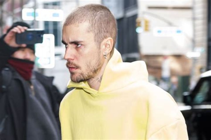 Cara Delevingne’s Bold Instagram Messages — About Justin Bieber?