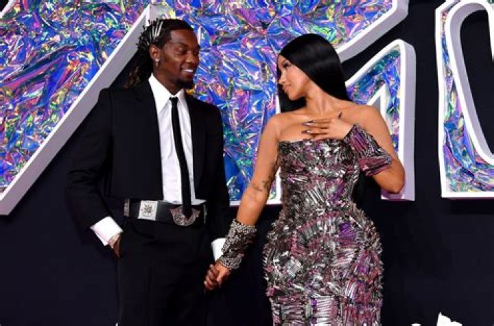 Cardi B Rocks Corset & Holds Hands With Offset At 30th Birthday – Hollywood Life