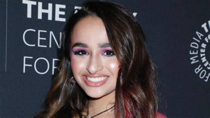 Jazz Jennings Reveals Gender Confirmation Surgery Scars: Pics – Hollywood Life