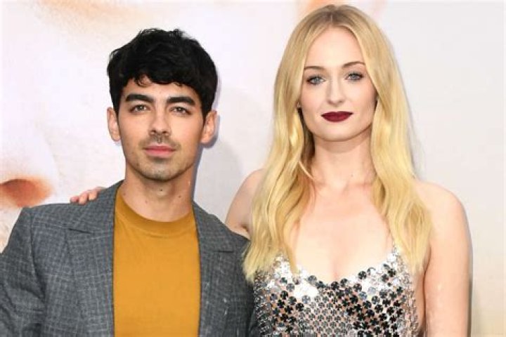 Joe Jonas & Sophie Turner’s Marriage License Application Reveals Price – Hollywood Life