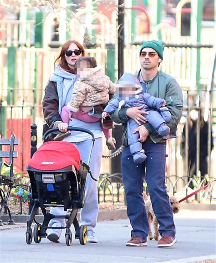 Joe Jonas & Sophie Turner Spotted Shopping For Kids’ Clothes Amidst Pregnancy Reports