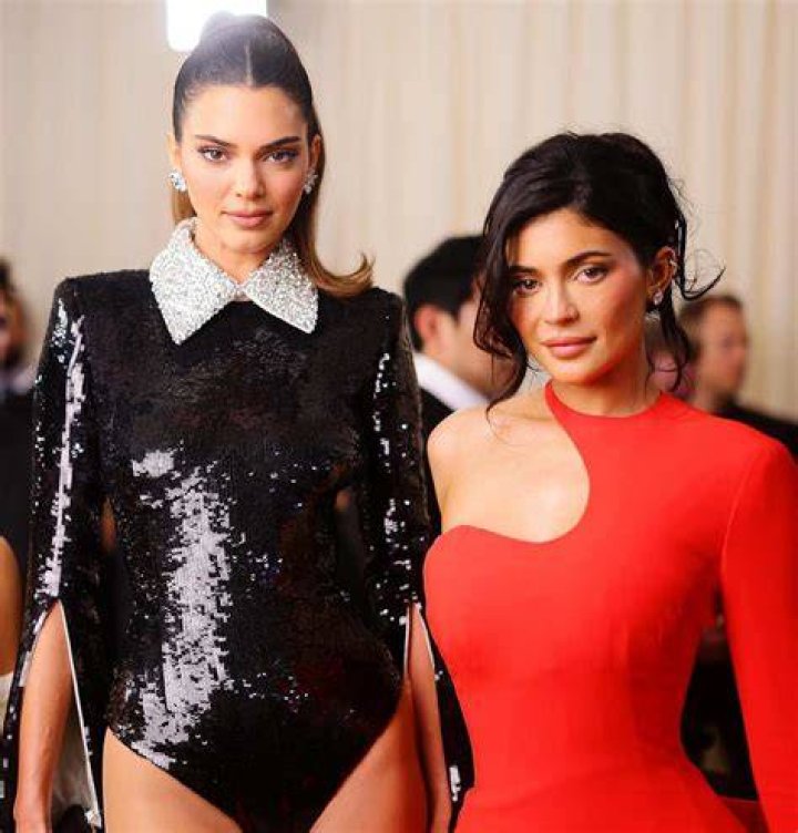 Kendall Jenner & Kourtney Kardashian Stun In Sexy New Pics Amid Kim’s Marriage Drama