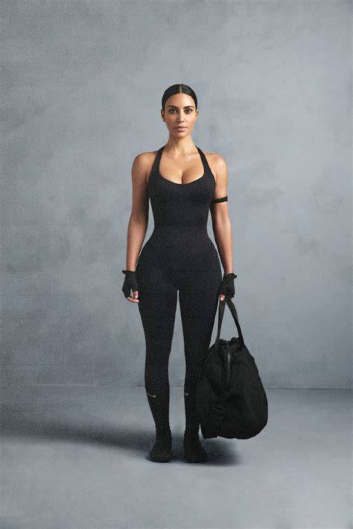 Kim Kardashians Wows In Bikini During ‘Sports Illustrated’ Photoshoot – Hollywood Life