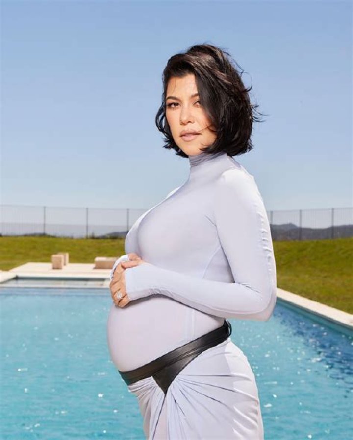 Kourtney Kardashian Reveals How She’s Planning To Lose The 5 Pounds She’s Gained in Quarantine