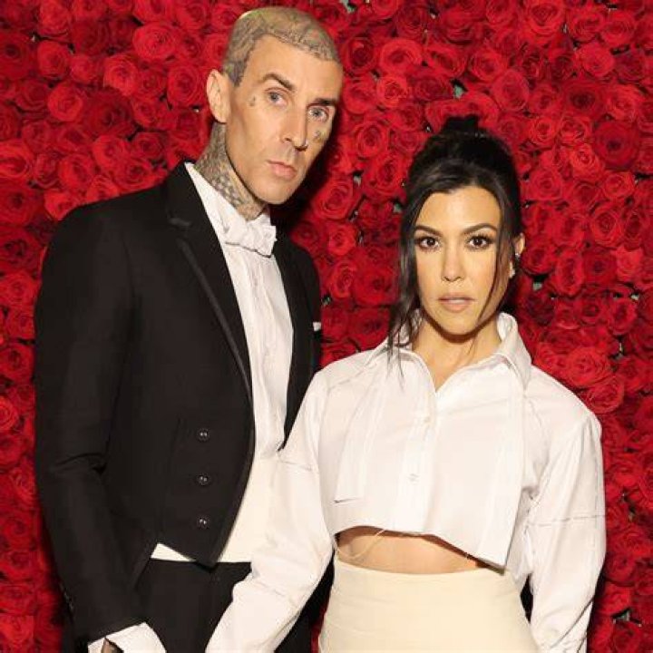 Kourtney Kardashian Reveals New Wedding Photos On MJ’s Birthday – Hollywood Life