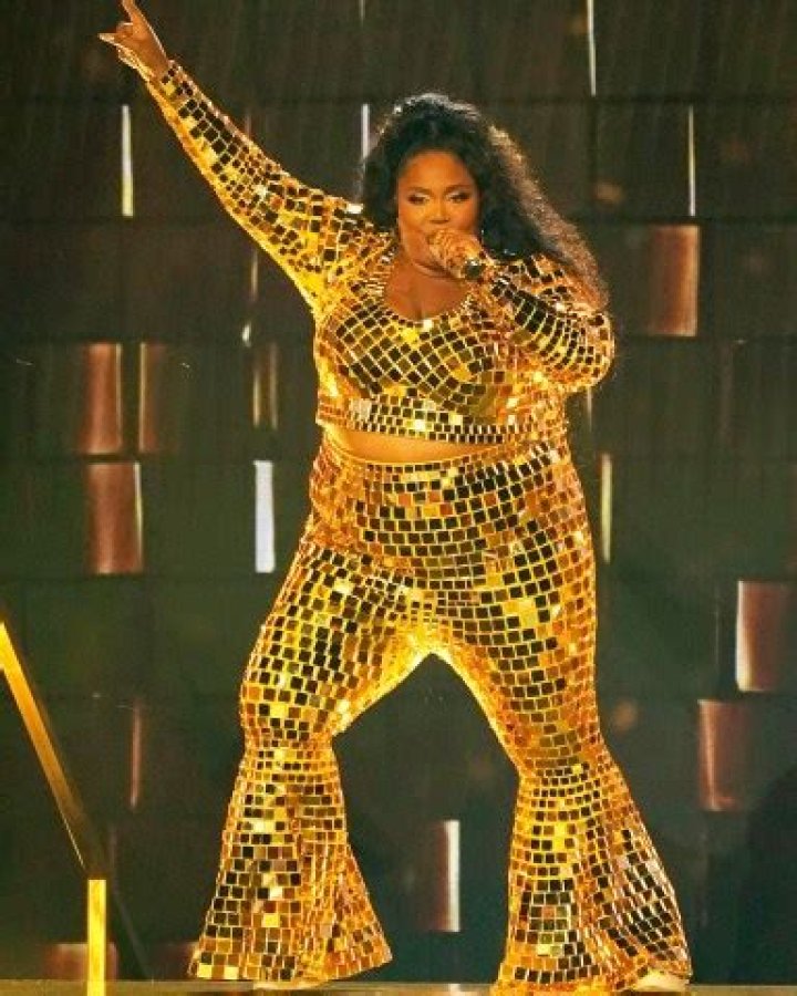 Lizzo’s Tina Turner Tribute Is An Epic ‘Proud Mary’ Performance: Watch – Hollywood Life