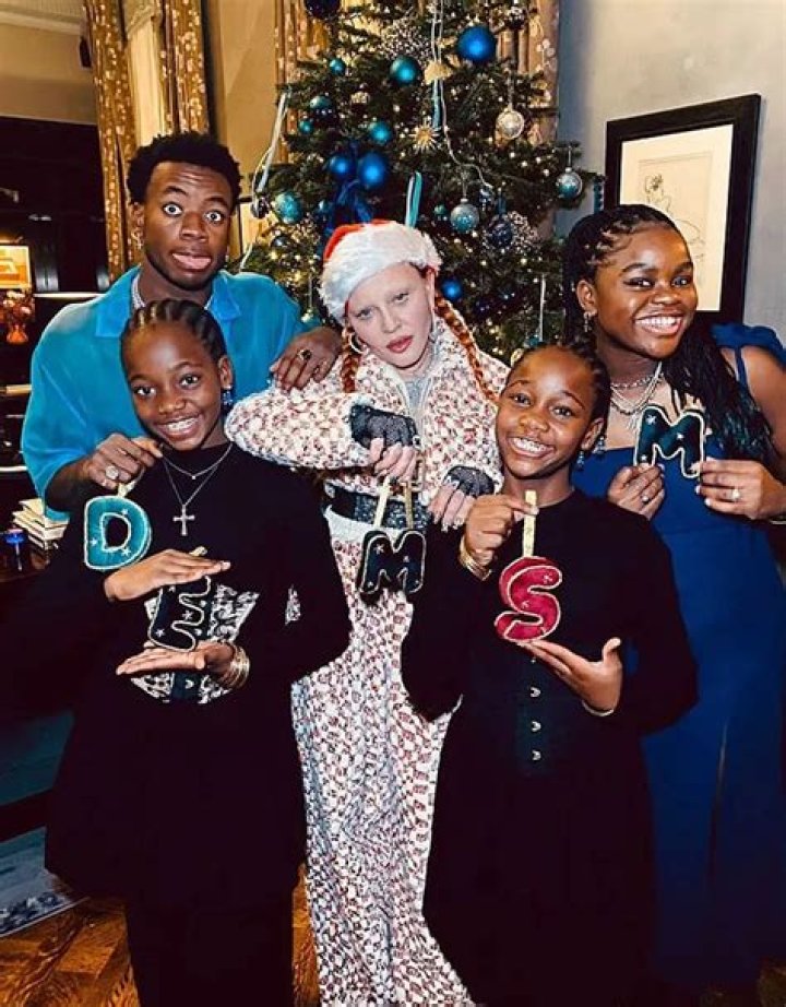 Madonna & Her Kids Celebrate The Singer’s Dad’s 90th Birthday: Watch – Hollywood Life