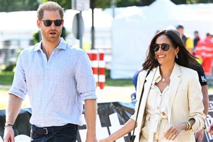Meghan Markle & Prince Harry ‘Stand With The People Of Ukraine’ In Powerful 1st Statement
