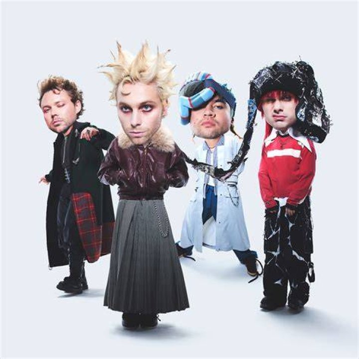 Michael Clifford In Crutches: 5SOS Severely Injured After Falling Off Stage