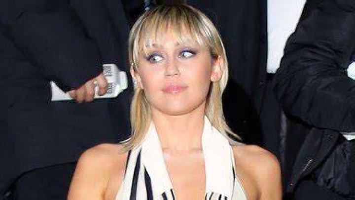Miley Cyrus Celebrates 10-year Anniversary Her Bong Video Was Leaked – Hollywood Life