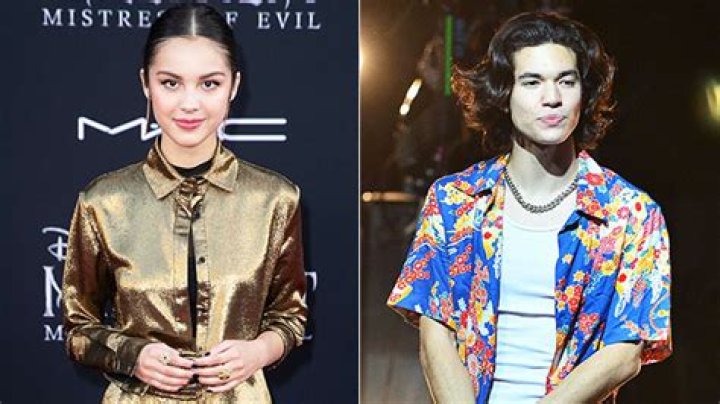 Olivia Rodrigo & Conan Gray Recreate Taylor Swift’s You Belong With Me – Hollywood Life