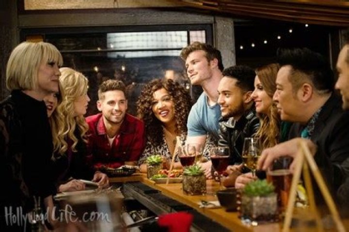 [PICS] ‘Baby Daddy’ & ‘Young & Hungry’ Casts Unite For Freeform Happy Hour – Hollywood Life
