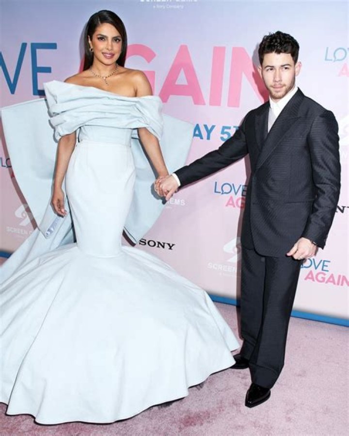 Priyanka Chopra, Malti At Jonas Brothers Walk Of Fame Ceremony: Photos – Hollywood Life