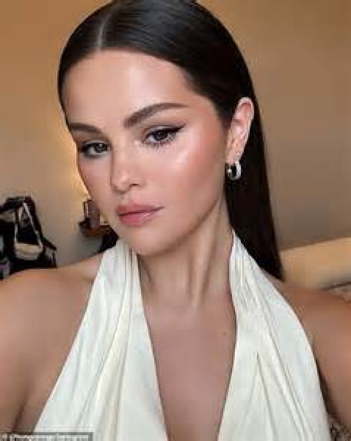 Selena Gomez’s Ginger Shot — Morning Ritual For Beauty & Health – Hollywood Life