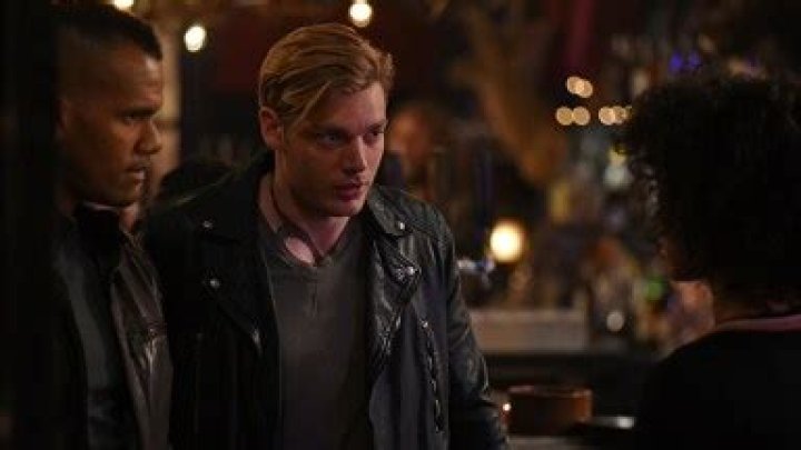 ‘Shadowhunters’ Recap: Someone’s Killing Hunters & Cutting Off Their Runes