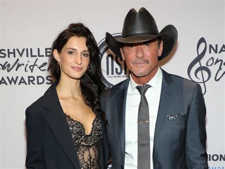 Tim McGraw Gushes Over Wife’s New ‘Do – Hollywood Life