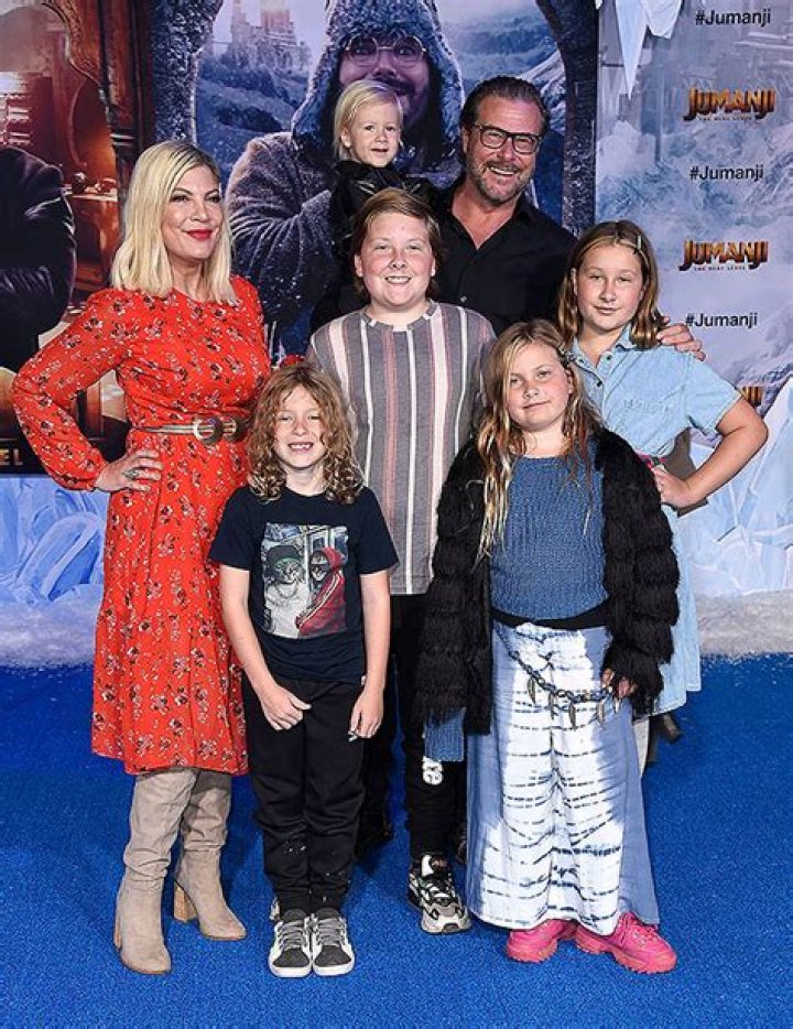 Tori Spelling’s Lookalike Daughter Stella, 14, Is So Grown Up In 8th Grade Graduation Photo