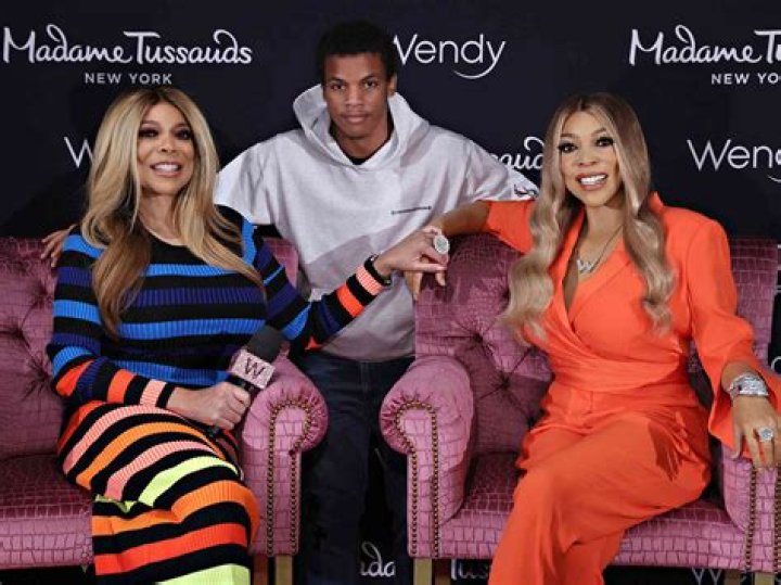 Wendy Williams & Son Kevin Hunter Jr. Hold Hands During NYC Outing – Hollywood Life