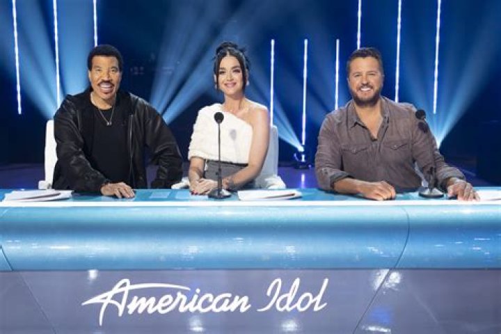 Who Is Michael J. Woodard? 5 Things About ‘American Idol’ Contestant – Hollywood Life